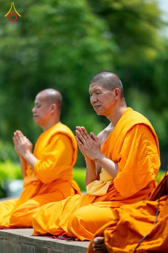 ภาพ No.231103:วันที่ 1 กรกฎาคม พ.ศ. 2568 โครงการบรรพชาสามเณร 300 รูป ถวายเป็นพุทธบูชา  วันอาสาฬหบูชา ณ จุดกำเนิดพระรัตนตรัย  ต้นแหล่งธัมมจักกัปปวัตตนสูตร เมืองพาราณสี  สารนาถ ประเทศอินเดีย