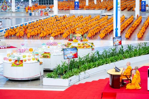 ภาพ No.151224:พิธีบูชาข้าวพระ ในวันอาทิตย์ต้นเดือน วันที่ 1 กันยายน พ.ศ. 2567 ณ สภาธรรมกายสากล วัดพระธรรมกาย