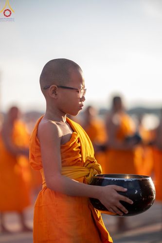 ภาพ No.187796:พิธีตักบาตรฉลองพระใหม่ ต้อนรับพุทธศักราช 2568 ณ ลานธรรมพระมหาธรรมกายเจดีย์ วัดพระธรรมกาย จ.ปทุมธานี วันที่ 1 มกราคม พ.ศ. 2568