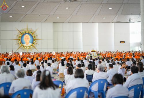 ภาพ No.153026:พิธีถวายภัตตาหารเมนูสวรรค์ ในพรรษาแห่งการเข้าถึงธรรม วันอังคารที่ 10 กันยายน พ.ศ. 2567 ครบรอบ 24 ปี วันละสังขาร คุณยายอาจารย์มหารัตนอุบาสิกาจันทร์ ขนนกยูง ณ หอฉันคุณยายอาจารย์ฯ วัดพระธรรมกาย