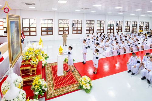 ภาพ No.276076:วันที่ 5 ธันวาคม พ.ศ. 2568 พสกนิกรอำเภอคลองหลวง พร้อมใจบำเพ็ญกุศลอุทิศถวาย “ในหลวงรัชกาลที่ 9” น้อมรำลึกในพระมหากรุณาธิคุณ เนื่องในวันคล้ายวันพระบรมราชสมภพ วันชาติ และวันพ่อแห่งชาติ ณ อาคารปลูกศรัทธา 2 วัดพระธรรมกาย อำเภอคลองหลวง จังหวัดปทุมธานี