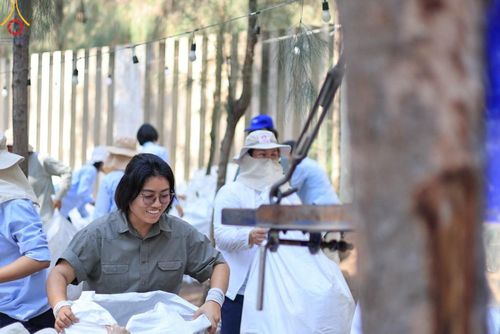 ภาพ No.112513:V.11 สามารถ การเตรียมงาน เก็บงาน การรับบุญของเจ้าหน้าที่หน่วยงานต่างๆ เพื่อโครงการธรรมยาตรา กตัญญูบูชา มหาปูชนียาจารย์ พระมงคลเทพมุนี (สด จนฺทสโร) พระผู้ปราบมาร อนุสรณ์สถาน 7 แห่ง ปีที่ 12 ระหว่างวันที่ 2 - 31 มกราคม พ.ศ.2567