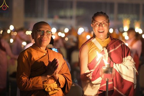 ภาพ No.77255:พิธีจุดมาฆประทีป ในวันมาฆบูชา อาทิตย์ต้นเดือนที่ 6 มีนาคม พ.ศ. 2566 ณ วัดพระธรรมกาย อ.คลองหลวง จ.ปทุมธานี