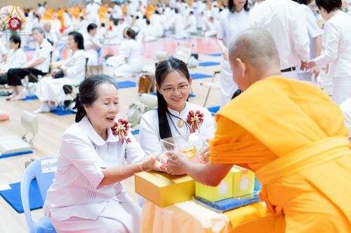 ภาพ No.272932:วันอาทิตย์ที่ 23 พฤศจิกายน พ.ศ.2568 พิธีมุทิตาสักการะ พระมหาเถระและพระเถระ ประจำปีพุทธศักราช 2568 ณ ห้องแก้วสารพัดนึก 2 สภาธรรมกายสากล  วัดพระธรรมกาย