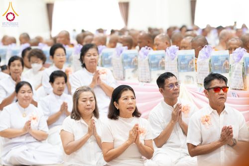 ภาพ No.149490:พิธีทักษิณานุปทานแด่บรรพชนตระกูลผ่องสวัสดิ์ และหมู่ญาติที่ล่วงลับไปแล้ว ประจำปี ครั้งที่ 19 วันพฤหัสบดีที่ 22 สิงหาคม พ.ศ. 2567 ณ พระมหาเจดีย์ทัตตชีโว ศูนย์อบรมเยาวชนกาญจนบุรี