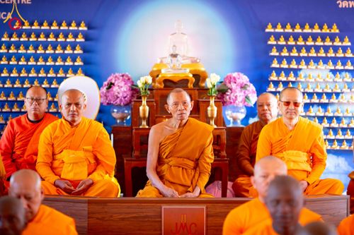 ภาพ No.231709:โครงการบรรพชาอุปสมบทหมู่ครั้งที่ 2 ณ วัดพระธรรมกายโจฮันเนสเบิร์ก ประเทศแอฟริกาใต้ วันอาทิตย์ 29 มิถุนายน พ.ศ. 2568