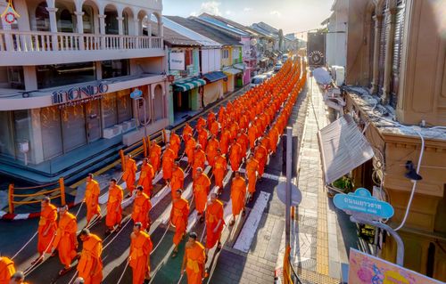 ภาพ No.248780:วันที่ 20 กันยายน พ.ศ. 2568 พิธีอัญเชิญรูปหล่อหลวงปู่วัดปากน้ำ ภาษีเจริญ จากวัดมงคลนิมิตร พระอารามหลวง เพื่อประดิษฐาน ณ วิหารพระมงคลเทพมุนี (สด จนฺทสโร)  ศูนย์ปฏิบัติธรรมภูเก็ต จ.ภูเก็ต