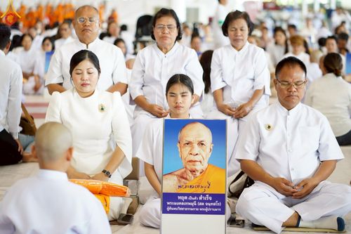 ภาพ No.215012:วันเสาร์ที่ 5 เมษายน พ.ศ. 2568 พิธีเวียนประทักษิณรอบพระมหาธรรมกายเจดีย์  พิธีวันทาเจดีย์ พิธีขอขมาและมอบผ้าไตร ในโครงการบรรพชาสามเณรฟื้นฟูพระพุทธศาสนาทั่วไทย , โครงการหน่อแก้วเปรียญธรรม รุ่นที่ 13 ,  โครงการสามเณรยุวธรรมทายาท รุ่นที่ 33 , โครงการสามเณรมั
