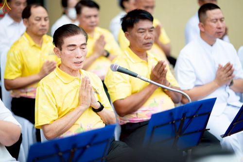 ภาพ No.241947:วันอาทิตย์ที่ 31 สิงหาคม พ.ศ. 2568 พิธีทำบุญแด่คณะสงฆ์ 122 รูป ฉลอง 121 ปี อำเภอคลองหลวง จ.ปทุมธานี เพื่อนำส่งช่วยเหลือคณะสงฆ์ 323 วัด 4 จังหวัดชายแดนภาคใต้ และช่วยเหลือประชาชนจากเหตุปะทะ แนวชายแดนไทย-กัมพูชา ณ บริเวณหน้าที่ว่าการอำเภอคลองหลวง 