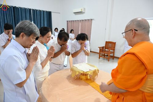 ภาพ No.172544:พิธีทอดกฐินเพื่อสร้าง "ลานเอนกประสงค์พญานาค 4 ตระกูล" วันที่ 15 พฤศจิกายน พ.ศ.2567 ณ พุทธอุทยานนานาชาติ อ.โพนพิสัย จ.หนองคาย