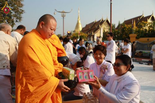 ภาพ No.208714:ตักบาตรพระ 1,743 รูป ครบรอบ 743 ปี นครน่าน ถวายเป็นพุทธบูชา น้อมบุญกุศลอุทิศให้บรรพบุรุษ วันอาทิตย์ ที่ 16 กุมภาพันธ์ พ.ศ. 2568 ณ ถนนคนเดินข่วงเมืองน่าน ต.ในเวียง อ.เมือง จ.น่าน