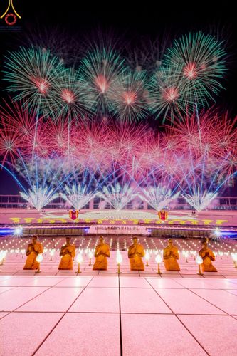 ภาพ No.122281:พิธีจุดประทีปถวายเป็นพุทธบูชา และบูชาธรรมมหาปูชนียาจารย์ พระมงคลเทพมุนี(สด จนฺทสโร) ในโครงการธรรมยาตรา กตัญญูบูชา มหาปูชนียาจารย์ พระมงคลเทพมุนี(สด จนฺทสโร) พระผู้ปราบมาร อนุสรณ์สถาน 7 แห่ง ปีที่ 12 วันที่ 31 มกราคม พ.ศ. 2567 ณ วัดพระธรรมกาย จ.ปทุมธานี (