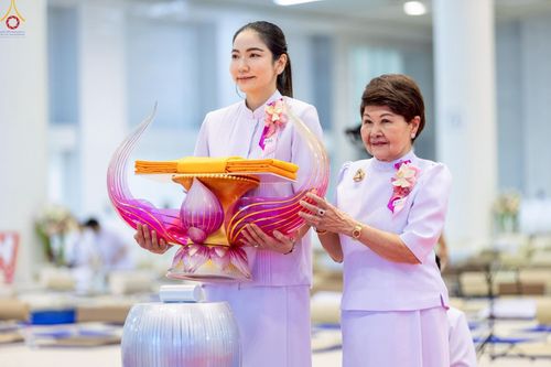 ภาพ No.277543:วันอาทิตย์ต้นเดือนที่ 7 ธันวาคม พ.ศ.2568 พิธีทอดผ้าป่าต้นสมบัติจักรพรรดิ ณ สภาธรรมกายสากล วัดพระธรรมกาย