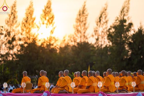 ภาพ No.109635:พิธีจุดประทีปถวายเป็นพุทธบูชา และบูชาธรรมมหาปูชนียาจารย์ วันที่ 10 มกราคม พ.ศ. 2567 ณ อนุสรณ์สถานคลองบางนางแท่น อ.สามพราน จ.นครปฐม