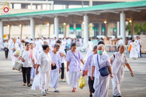 ภาพ No.209392:วันอาทิตย์ที่ 2 มีนาคม พ.ศ. 2568 พิธีตักบาตร ข้าวสารอาหารแห้ง ณ บ้านแก้วเรือนทองคุณยายฯ สภาธรรมกายสากล วัดพระธรรมกาย