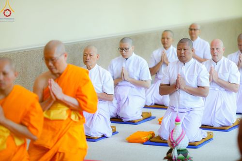 ภาพ No.83865:พิธีเวียนประทักษิณ,พิธีบรรพชาและพิธีอุปสมบทหมู่ ในโครงการอบรมพระธรรมทายาทในทวีปยุโรป  รุ่นที่ 9 วันอาทิตย์ที่ 16 กรกฎาคม พ.ศ. 2566 ณ วัดพระธรรมกายเบเนลักซ์  ประเทศเบลเยียม