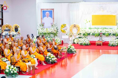 ภาพ No.314550:วันศุกร์ที่ 20 มีนาคม พ.ศ. 2569 พิธีบำเพ็ญกุศล คุณพ่อณรงค์ จินตมากุล โยมบิดา พระครูปลัดรัตนวีรวัฒน์ (รังสฤษดิ์ อิทฺธิจินตโก) ที่ปรึกษาเจ้าคณะจังหวัดปทุมธานี เจ้าอาวาสวัดพระธรรมกาย  ณ ห้องปลูกศรัทธา 2 วัดพระธรรมกาย ปทุมธานี