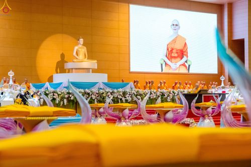 ภาพ No.318578:วันอาทิตย์ต้นเดือนที่ 5 เมษายน พ.ศ.2569 พิธีทอดผ้าป่าสมทบมหาสังฆทาน 40,000 กว่าวัดทั่วประเทศ ณ สภาธรรมกายสากล วัดพระธรรมกาย