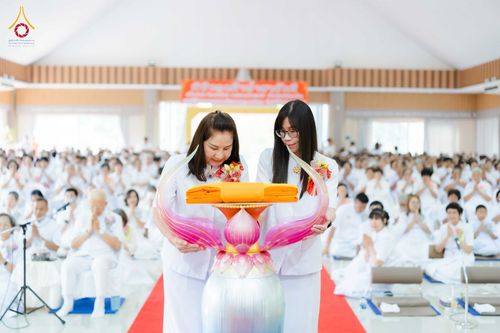 ภาพ No.346514:วันอาทิตย์ที่ 30 สิงหาคม พ.ศ.2569 พิธีทอดผ้าป่า สวดธรรมจักรกัปปวัตนสูตรกลั่นแผ่นดินโปรยรัตนชาติ  สถาปนาองค์พระเจดีย์เพื่อสร้างสันติภาพโลก  ณ ศูนย์ปฏิบัติธรรมพนมสารคาม (เพชรตะวัน) จังหวัดฉะเชิงเทรา