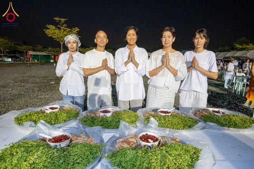 ภาพ No.296615:วันที่ 18 มกราคม พ.ศ. 2569 พิธีถวายภัตตาหารเป็นสังฆทาน แด่พระธรรมยาตรา ณ วัดโบสถ์บน ต.บางคูเวียง จ.นนทบุรี อนุสรณ์สถานลำดับที่ 4 สถานที่เกิดด้วยกายธรรม ในโครงการธรรมยาตรา กตัญญูบูชา มหาปูชนียาจารย์ พระมงคลเทพมุนี(สด จนฺทสโร) พระผู้ปราบมาร อนุสรณ์สถาน 7 แ