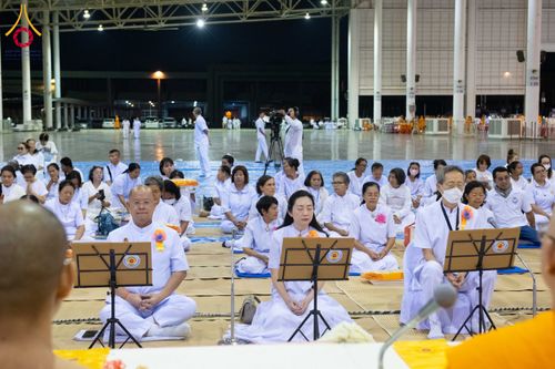 ภาพ No.287207:วันที่ 3 มกราคม พ.ศ.2569 พิธีถวายภัตตาหารเป็นสังฆทาน แด่พระธรรมยาตรา ณ วัดพระธรรมกาย  จังหวัดปทุมธานี ในโครงการธรรมยาตรา กตัญญูบูชา มหาปูชนียาจารย์ พระมงคลเทพมุนี(สด จนฺทสโร) พระผู้ปราบมาร อนุสรณ์สถาน 7 แห่ง ปีที่ 14