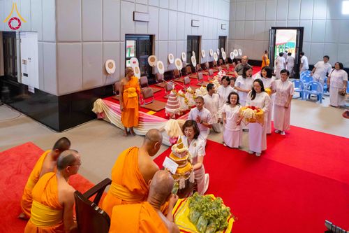 ภาพ No.309035:วันอาทิตย์ที่ 8 กุมภาพันธ์ พ.ศ. 2569  พิธีต้อนรับพระบัญชาสมเด็จพระสังฆราช แต่งตั้ง  “พระครูปลัดรัตนวีรวัฒน์” (รังสฤษดิ์ อิทฺธิจินฺตโก) เจ้าอาวาสวัดพระธรรมกาย ให้ดำรงตำแหน่ง “ที่ปรึกษาเจ้าคณะจังหวัดปทุมธานี”