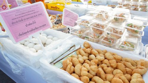 ภาพ No.71367:พิธีถวายภัตตาหารเป็นสังฆทาน แด่คณะพระธรรมยาตราฯ ในโครงการธรรมยาตรากตัญญูบูชา มหาปูชนียาจารย์ พระมงคลเทพมุนี(สด จนฺทสโร) พระผู้ปราบมาร อนุสรณ์สถาน 7 แห่ง ปีที่ 11 วันที่ 15 มกราคม พ.ศ. 2566