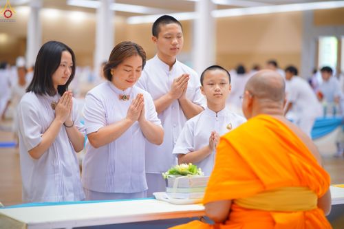 ภาพ No.329098:วันอาทิตย์ที่ 17 พฤษภาคม พ.ศ.2569 พิธีร่วมบุญการศึกษาพระภิกษุสามเณร (หนังสือบาลี นักธรรม ทางก้าวหน้า World-Pec) ณ ห้องแก้วสารพัดนึก 2 วัดพระธรรมกาย