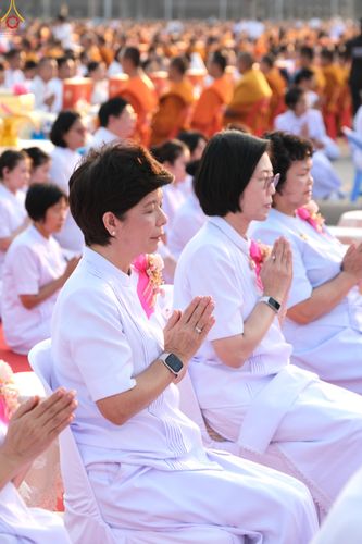 ภาพ No.324689:วันที่ 22 เมษายน พ.ศ.2569 (วันคุ้มครองโลก) บรรยากาศสาธุชน ในงานถวายมหาสังฆทาน 40,000 กว่าวัดทั่วประเทศ ณ ลานธรรม วัดพระธรรมกาย