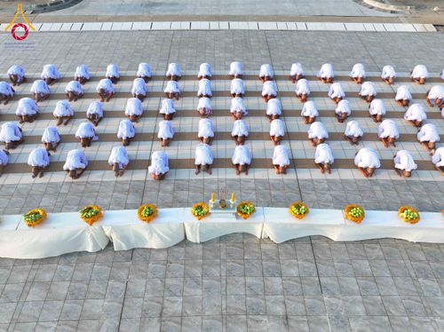 ภาพ No.320863:วันเสาร์ที่ 11 เมษายน พ.ศ.2569 พิธีเวียนประทักษิณ พิธีวันทาเจดีย์ โครงการอุปสมบทหมู่ บูชาธรรมหลวงพ่อธัมมชโย พ.ศ.2569 โครงการอุปสมบทหมู่ธรรมทายาท ระดับอุดมศึกษา รุ่น 53 (ภาคฤดูร้อน) ณ วัดพระธรรมกาย ปทุมธานี