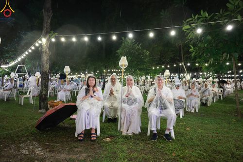 ภาพ No.89295:พิธีประดิษฐานรูปหล่อทองคำ  คุณยายอาจารย์มหารัตนอุบาสิกาจันทร์ ขนนกยูง ภายในมหาวิหารคุณยายอาจารย์ฯ เนื่องในวันครูผู้ค้นพบวิชชาธรรมกาย วันศุกร์ที่ 29 กันยายน พ.ศ. 2566 ณ วัดพระธรรมกาย จ.ปทุมธานี