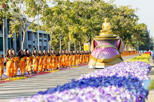 ภาพ No.287035:วันที่ 2 มกราคม พ.ศ.2569 พิธีต้อนรับพระธรรมยาตรา ครั้งที่ 1 (ภาพชุดที่ 2) ณ วัดพระธรรมกาย (วิหารหลวงปู่ - พระมหาธรรมกายเจดีย์)