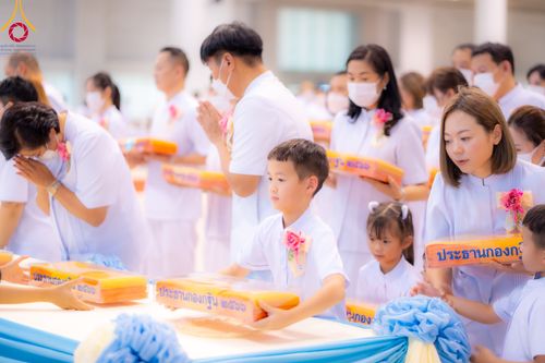 ภาพ No.92305:พิธีทอดกฐินธรรมชัยเพื่อสร้างอาคาร 115 ปี คุณยายอาจารย์มหารัตนอุบาสิกาจันทร์ ขนนกยูง อาทิตย์ต้นเดือนที่ 5 พฤศจิกายน พ.ศ. 2566 ณ วัดพระธรรมกาย จ.ปทุมธานี