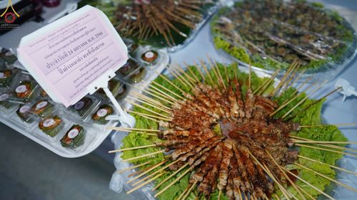 ภาพ No.74053:พิธีถวายภัตตาหารเป็นสังฆทาน แด่คณะพระธรรมยาตราฯ ในโครงการธรรมยาตรากตัญญูบูชา มหาปูชนียาจารย์ พระมงคลเทพมุนี(สด จนฺทสโร) พระผู้ปราบมาร อนุสรณ์สถาน 7 แห่ง ปีที่ 11 วันที่ 24 มกราคม พ.ศ. 2566