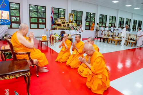 ภาพ No.343026:วันอาทิตย์ที่ 9 สิงหาคม พ.ศ.2569 พิธีมอบพัด ตั้งฐานานุกรม พระราชภาวนาวชิรวิเทศ วิ. ณ ห้องอาคารปลูกศรัทธา 2 วัดพระธรรมกาย