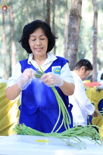 ภาพ No.105886:V.2 ทุ่มเท การเตรียมงาน เก็บงาน การรับบุญของเจ้าหน้าที่หน่วยงานต่างๆ เพื่อโครงการธรรมยาตรา กตัญญูบูชามหาปูชนียาจารย์ พระมงคลเทพมุนี (สด จนฺทสโร) พระผู้ปราบมาร อนุสรณ์สถาน 7 แห่ง ปีที่ 12 ระหว่างวันที่ 2 - 31 มกราคม พ.ศ.2567