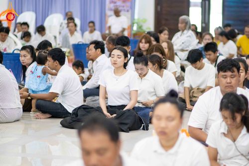 ภาพ No.321849:วันที่ 12 เมษายน พ.ศ.2569 ตักบาตรสงกรานต์ฉลองสามเณรใหม่  ณ ศูนย์ปฏิบัติธรรมระยอง(บ้านช่องลม)