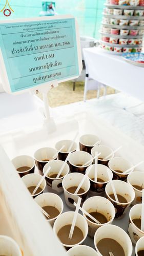 ภาพ No.71049:พิธีถวายภัตตาหารเป็นสังฆทาน แด่คณะพระธรรมยาตราฯ ในโครงการธรรมยาตราฯ ปีที่ 11 ณ อนุสรณ์สถานคลองบางนางแท่น อ.สามพราน จ.นครปฐม วันที่ 13 มกราคม พ.ศ. 2566