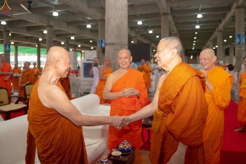 ภาพ No.323485:วันที่ 22 เมษายน พ.ศ.2569(วันคุ้มครองโลก) งานถวายมหาสังฆทาน 40,000 กว่าวัดทั่วประเทศ การเดินทางเข้าวัด , การต้อนรับปฏิสันถารพระสังฆาธิการ  ,  การจัดเตรียมภัตตาหาร , การลงทะเบียน