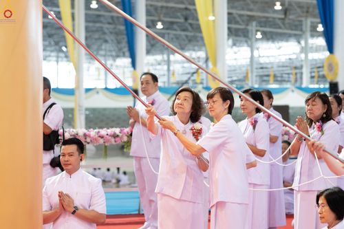 ภาพ No.286399:วันอาทิตย์ที่ 13 กรกฎาคม พ.ศ.2568 พิธีปฎิบัติธรรม และพิธีจุดเทียนใจ ไฟนิรันดร์ อนันตชัย ณ สภาธรรมกายสากล วัดพระธรรมกาย