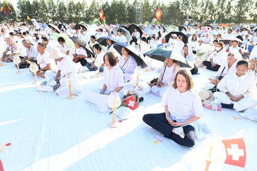 ภาพ No.302038:วันที่ 23 มกราคม พ.ศ. 2569 พิธีจุดประทีปธรรมถวายเป็นพุทธบูชา และบูชาธรรมมหาปูชนียาจารย์  ณ อนุสรณ์สถานลำดับที่ 5 สถานที่เผยแผ่วิชชาธรรมกายครั้งแรก อนุสรณ์สถานบางปลา วัดบางปลา อำเภอบางเลน จังหวัดนครปฐม ในโครงการธรรมยาตรา กตัญญูบูชา มหาปูชนียาจารย์ พระมงคล