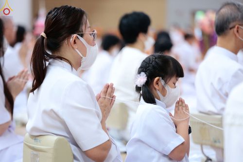 ภาพ No.84775:พิธีบรรจุพระบรมสารีริกธาตุภายในเกตุดอกบัวตูม องค์พระประธาน ณ ห้องแก้วสารพัดนึก 2 วัดพระธรรมกาย ในวันอาสาฬหบูชา อังคารที่ 1 สิงหาคม พ.ศ.2566