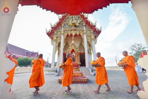 ภาพ No.285162:วันเสาร์ที่ 6 ธันวาคม พ.ศ.2568  พิธีอุปสมบทธรรมทายาท โครงการบรรพชาอุปสมบทหมู่  รุ่นบูชาธรรมมหาปูชนียาจารย์ ประจำปี 2568 ศูนย์ปฏิบัติธรรมและศูนย์อบรมเยาวชนเพชรบุรี อ.ท่ายาง จ.เพชรบุรี ณ วัดศีลคุณาราม อ.เขาย้อย เพชรบุรี