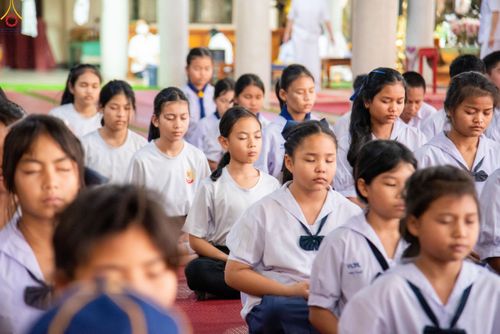 ภาพ No.301305:วันที่ 22 มกราคม พ.ศ. 2569 พิธีทอดผ้าป่าทำนุบำรุงศาสนสถาน ณ วัดใหม่พิบูลย์ผล อ.สองพี่น้อง จ.สุพรรณบุรี ในโครงการธรรมยาตรา กตัญญูบูชา มหาปูชนียาจารย์ พระมงคลเทพมุนี(สด จนฺทสโร) พระผู้ปราบมาร อนุสรณ์สถาน 7 แห่ง ปีที่ 14