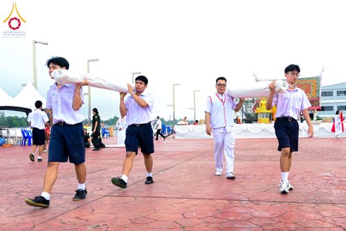 ภาพ No.284730:วันอาทิตย์ที่ 14 ธันวาคม พ.ศ.2568  พิธีทำบุญเมืองสุราษฎร์ธานี 110ปี และพิธีตักบาตรพระสงฆ์ 1,110 รูป  ณ บริเวณริมน้ำวัดกลาง (เก่า) ถนนบ้านดอน ตำบลตลาดใหม่ อำเภอเมือง จังหวัดสุราษฎร์ธานี