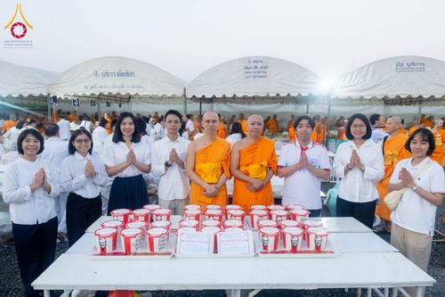 ภาพ No.296691:วันที่ 18 มกราคม พ.ศ. 2569 พิธีถวายภัตตาหารเป็นสังฆทาน แด่พระธรรมยาตรา ณ วัดโบสถ์บน ต.บางคูเวียง จ.นนทบุรี อนุสรณ์สถานลำดับที่ 4 สถานที่เกิดด้วยกายธรรม ในโครงการธรรมยาตรา กตัญญูบูชา มหาปูชนียาจารย์ พระมงคลเทพมุนี(สด จนฺทสโร) พระผู้ปราบมาร อนุสรณ์สถาน 7 แ