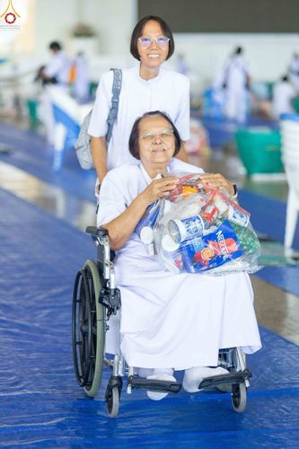 ภาพ No.345476:วันพฤหัสบดีที่ 27 สิงหาคม พ.ศ.2569 พิธีตักบาตรในวันธรรมชัย ณ สภาธรรมกายสากล วัดพระธรรมกาย ปทุมธานี