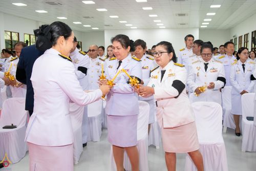 ภาพ No.341755:วันอังคารที่ 28 กรกฎาคม พ.ศ. 2569 คณะสงฆ์และพสกนิกรอำเภอคลองหลวง พร้อมใจจัดพิธีเจริญพระพุทธมนต์ ปฏิบัติธรรม และทำบุญตักบาตร ถวายพระราชกุศลเฉลิมพระเกียรติพระบาทสมเด็จพระเจ้าอยู่หัว