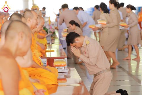 ภาพ No.311545:วันจันทร์ที่ 23 กุมภาพันธ์ พ.ศ. 2569 เปิดโลกทัศน์ผู้บริหารสถานศึกษายุคใหม่ เรียนรู้ต้นแบบการพัฒนาคนผ่านพลัง “บวร–V-Star” ผู้เข้ารับการพัฒนาตามโครงการ สพฐ. ศึกษาดูงานวัดพระธรรมกาย เสริมภาวะผู้นำคุณธรรมสู่การบริหารโรงเรียนอย่างยั่งยืน ณ อาคาร 100 ปี คุณยาย