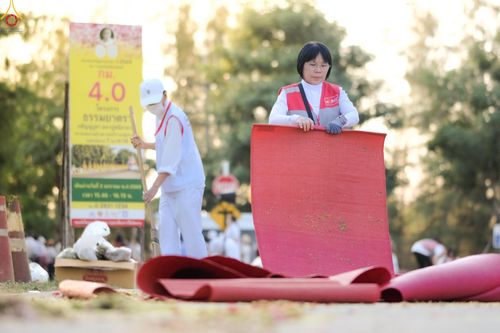 ภาพ No.296043:ภาพเบื้องหลังอาสาสมัครรวมใจ ชุดที่ 1 ในโครงการธรรมยาตรา กตัญญูบูชา มหาปูชนียาจารย์ พระมงคลเทพมุนี(สด จนฺทสโร) พระผู้ปราบมาร อนุสรณ์สถาน 7 แห่ง ปีที่ 14